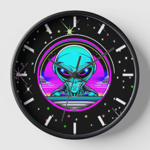 Extra-Terrestriale Alien mit einem UFO Uhr
