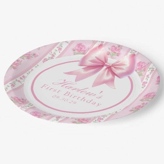 Extravagant ein rosa Coquette Bow Erster Geburtsta Pappteller (Schrägansicht)