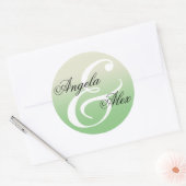 Extravagante Ampersand Sage Green Ombre Hochzeit Runder Aufkleber (Umschlag)