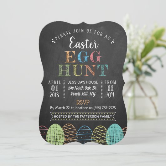 Extravagante Chalkboard Ostereierjagd Einladung (Stehend Vorderseite)