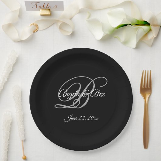 Extravagante Monogramm-Hochzeit in Weiß und Schwar Pappteller (Hochzeit)