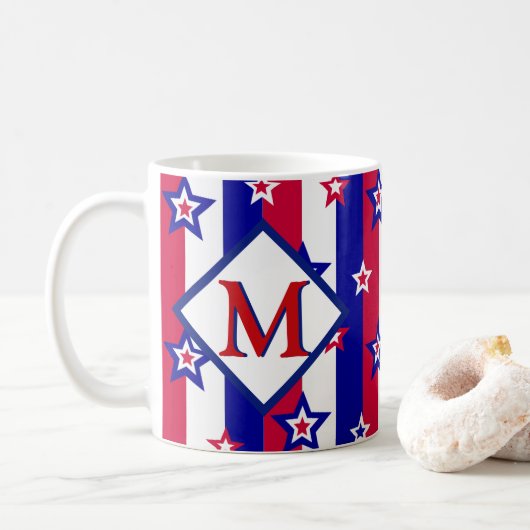 Extravagante Patriotische US Flagge mit Monogramm Kaffeetasse (Mit Donut)