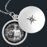 Extravagante Rahmen für Schwarzweiß-Foto Medaillon<br><div class="desc">Elegantes und einfaches Foto-Rahmen-Design.</div>