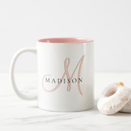 Extravagante Stilftige Blush Pink-Schattenmonogram Zweifarbige Tasse