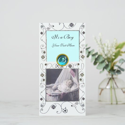 EXTRAVAGANTE WIRBEL BABY BOY MONOGRAM, Aquamarine Ankündigung (Stehend Vorderseite)