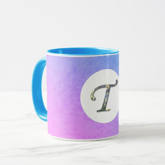 Extravaganter Blumenbuchstabe T blau und lila Tasse (Vorderseite Links)