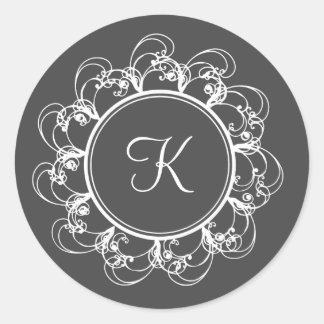 Extravaganter Monogramm-Aufkleber (grau) Runder Aufkleber