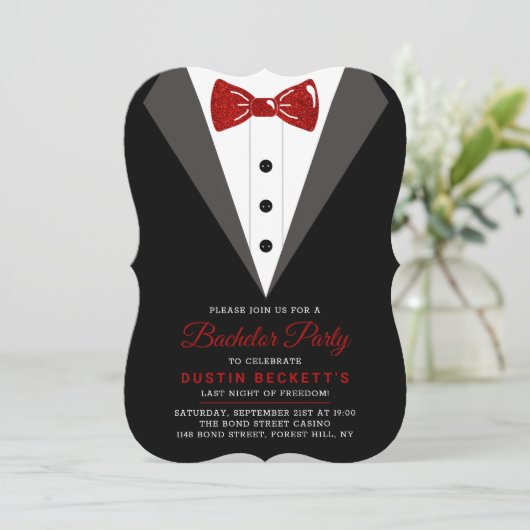 Extravaganter Red Glitzer Tuxedo Bachelor Party Einladung (Stehend Vorderseite)