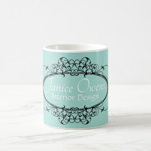 Extravaganter Scrollwork-Rahmen Personalisiert Kaffeetasse (Mittel)