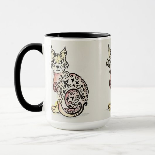 Extravagantes Felindesign auf einer Tasse (Links)