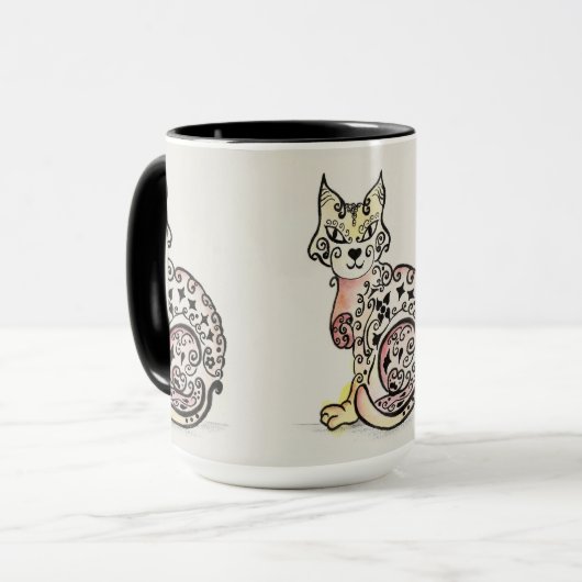 Extravagantes Felindesign auf einer Tasse (Vorderseite Links)