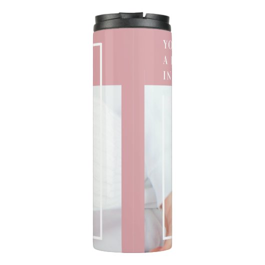 Extravagantes Niedliches Baby-Foto | Rosa und Weiß Thermosbecher (Rückseite)