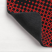 Extreme Half Tone - Schwarz auf Rot Mousepad (Ecke)