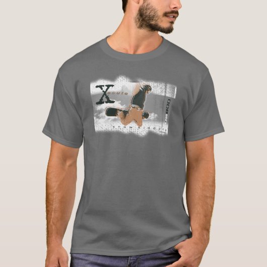 extremes dunkles Kleid des Snowboard T-Shirt (Vorderseite)