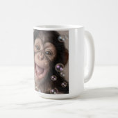 Extremnahe eines glücklichen Schimpansenbabys Kaffeetasse (VorderseiteRechts)