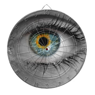 Eye schaut auf das Makro des Viewer-Konzepts Dartscheibe