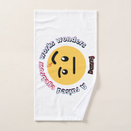 Eyebrow Sass: A Raised Eyebrow Works Wonders Handtuch