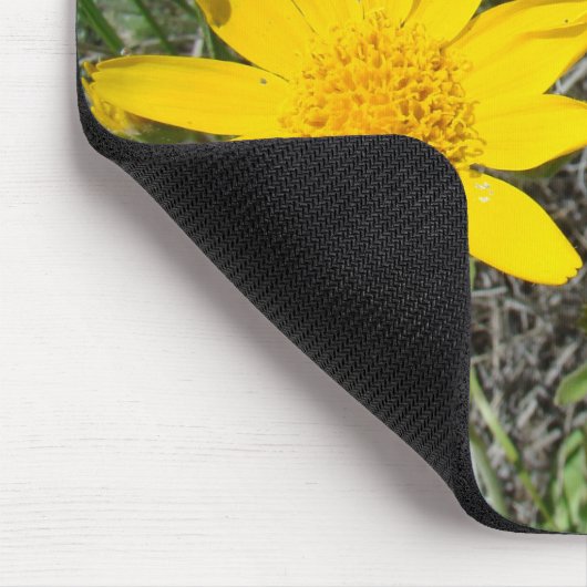 F15 Gelbe Wildblumen Nezeweed Mousepad (Ecke)