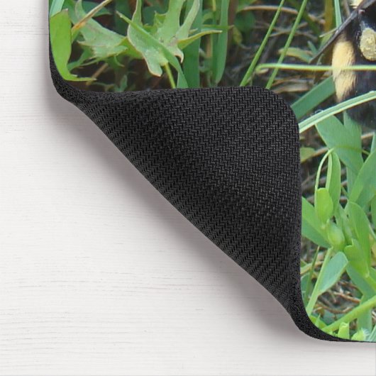 F2 Biene auf Lila Wildblumen Mousepad (Ecke)