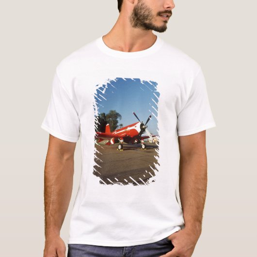 F2G-1D Superseeräuberflugzeug an einer Flugschau T-Shirt (Vorderseite)