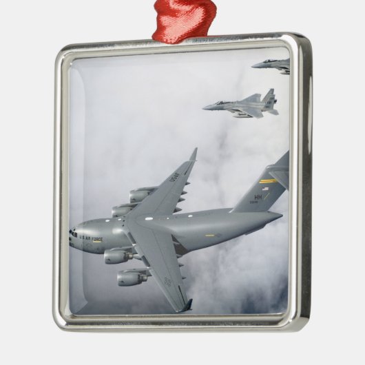 F-15B Adler begleiten den ersten auf Hawaii basier Silbernes Ornament (Links)