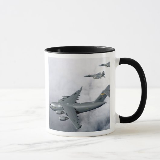 F-15B Adler begleiten den ersten auf Hawaii basier Tasse (Rechts)