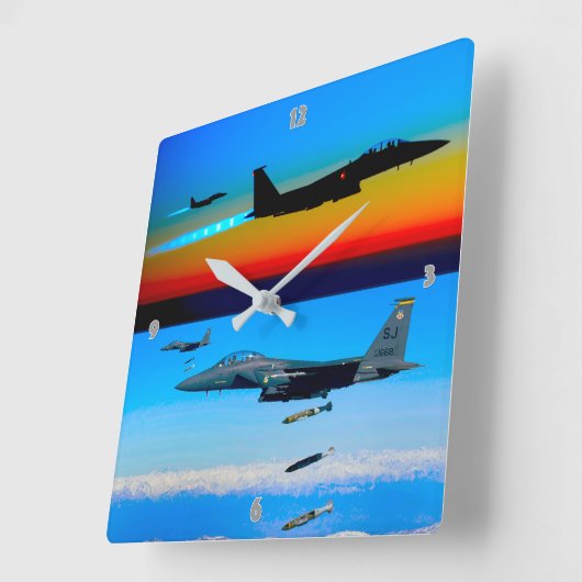 F-15E STRIKE EAGLE QUADRATISCHE WANDUHR (Winkel)