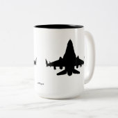 F-16 durch Airogue Zweifarbige Tasse (VorderseiteRechts)