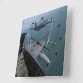 F-16 Fighting Falcons Quadratische Wanduhr (Winkel)