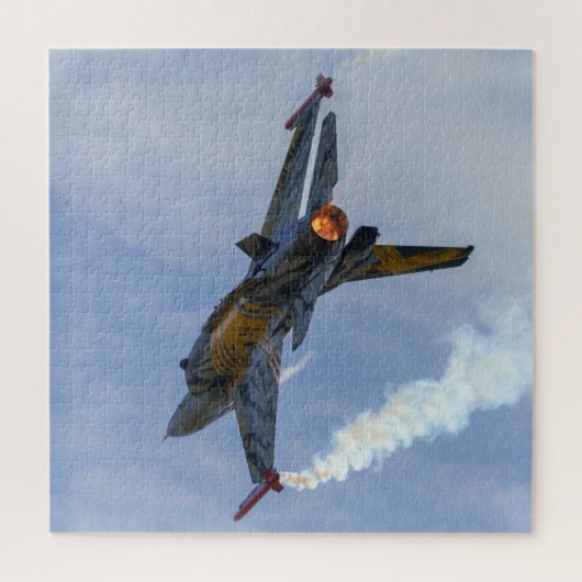 F-16 Tiger drehen und brennen Puzzle (Vertikal)