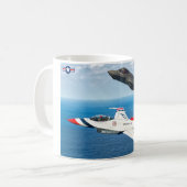 F-16C-KAMPFFIL UND F-35A-BELEUCHTUNG II KAFFEETASSE (Vorderseite Links)