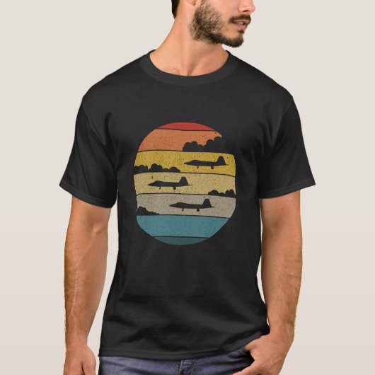 F-22 Raptor-Silhouette Retro-Sonnenuntergang in Wo T-Shirt (Vorderseite)
