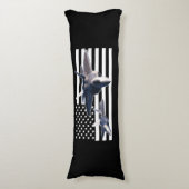 F-22 (schwarze Flagge) Seitenschläferkissen (Vorderseite Vertikal)