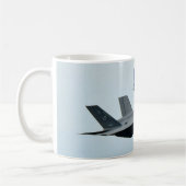 F-35 Kampfjet mit P-51 Mustang Kaffeetasse (Links)