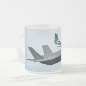 F-35 Kampfjet mit P-51 Mustang Mattglastasse (Vorderseite Links)