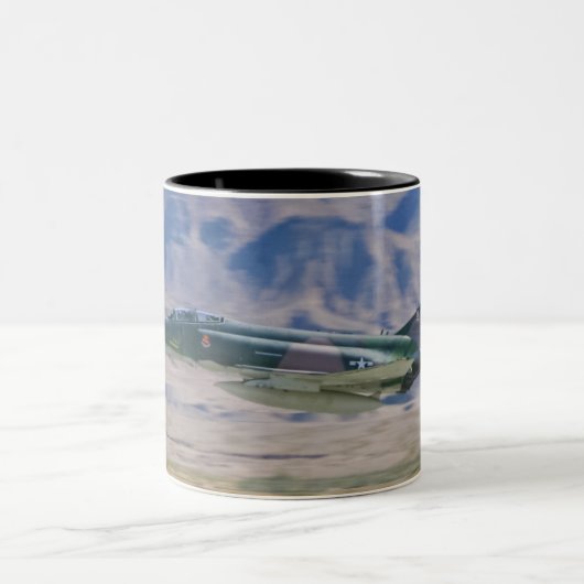 F-4 TiefpaßTasse des Phantoms II Zweifarbige Tasse (Mittel)