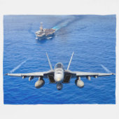 F/A-18E SUPER HORNET FLEECEDECKE (Vorderseite (Horizontal))