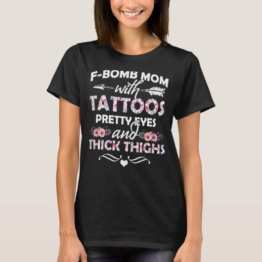 F Bomb Pitbull Mama mit Tattoos Hübsche Augen und T-Shirt (Vorderseite)