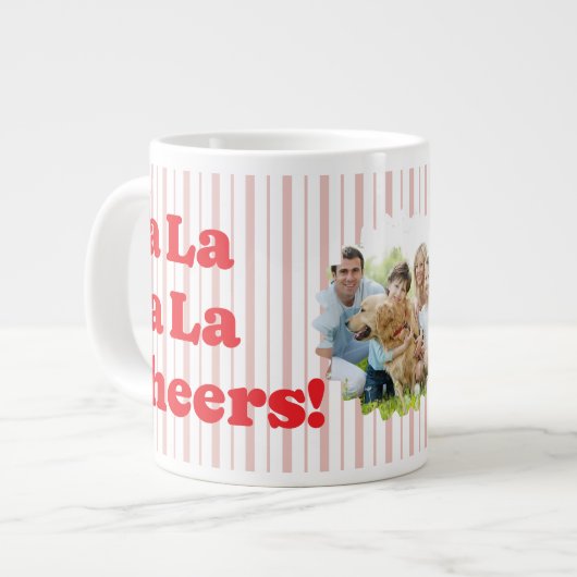 Fa La La Prost Weihnachtsfeier Gestreift Jumbo-Tasse (Vorderseite Links)