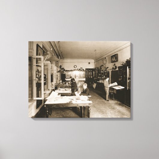Faberge Workshop (b/w-Foto) Leinwanddruck (Vorderseite)