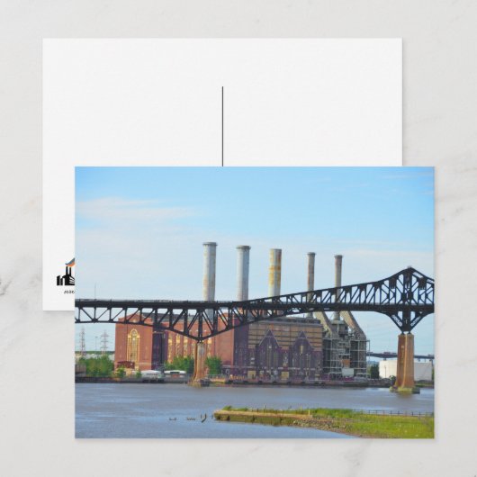 Fabrik hinter der Bridge-Postkarte Postkarte (Vorne/Hinten)
