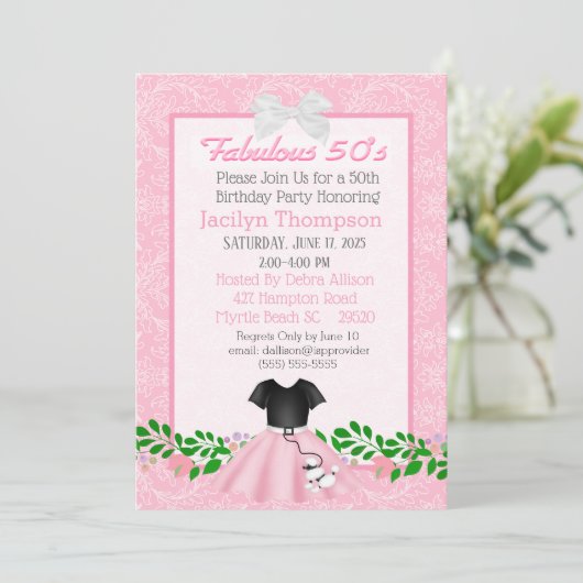 Fabulous 50er Poodle Skirt Geburtstag Einladungen (Stehend Vorderseite)