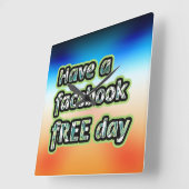 Facebook Free Day Quadratische Wanduhr (Winkel)