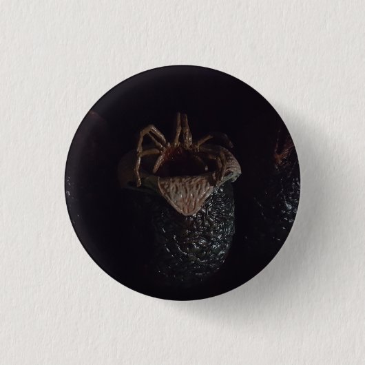 Facehugger Knopf Button (Vorderseite)