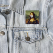 Facemaske Mona Lisa Lapel Button in einer gemütlic (Beispiel)