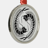 Facing Centipedes Circle Silbernes Ornament (Rechts)