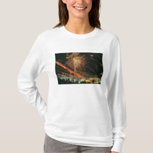 Fackelzug und Feuerwerk im Winter T-Shirt
