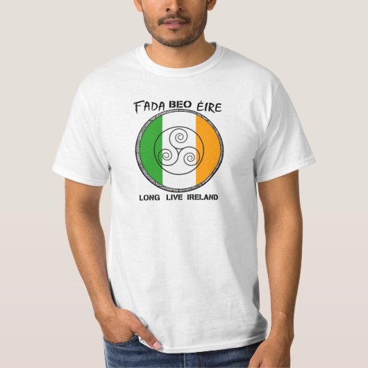 "Fada Beo Éire/Long Live Ireland" T-Shirt (Vorderseite)