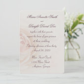 Faded Peach Rose Einladung zur Hochzeit (Stehend Vorderseite)