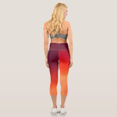 Fading Embers - Warme Abstrakte Fluid Art Capri Leggings (Rückseite)